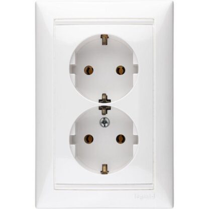 Розетка 2-м СП Valena 16А IP20 2х2P+E с заземл. немецк. стандарт на винтах в сборе бел. Leg 774400
